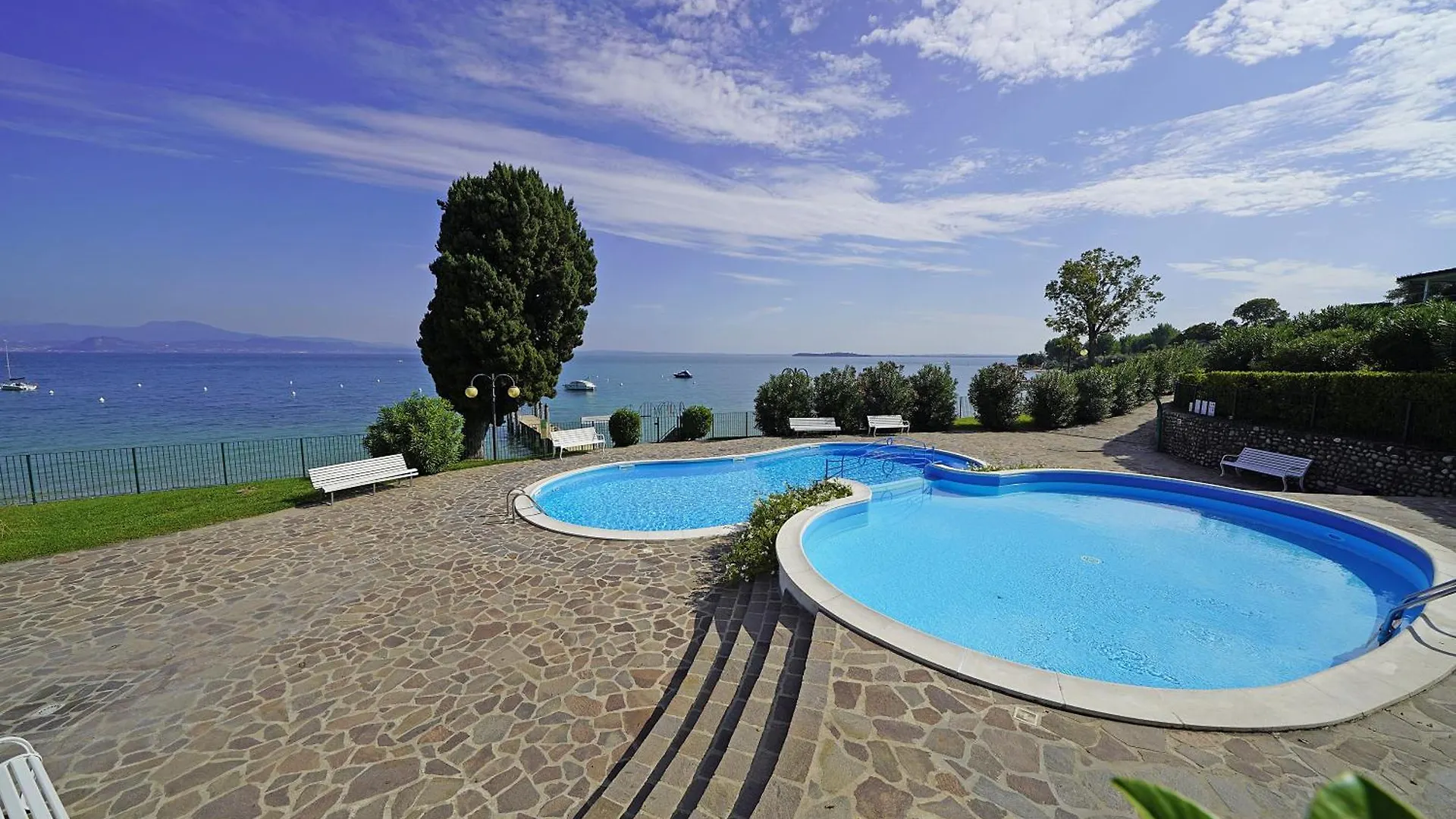 Apartment Specchio Sul Lago Manerba del Garda