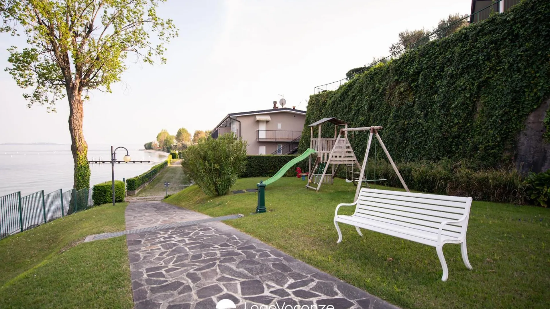 Specchio Sul Lago Manerba del Garda Apartment