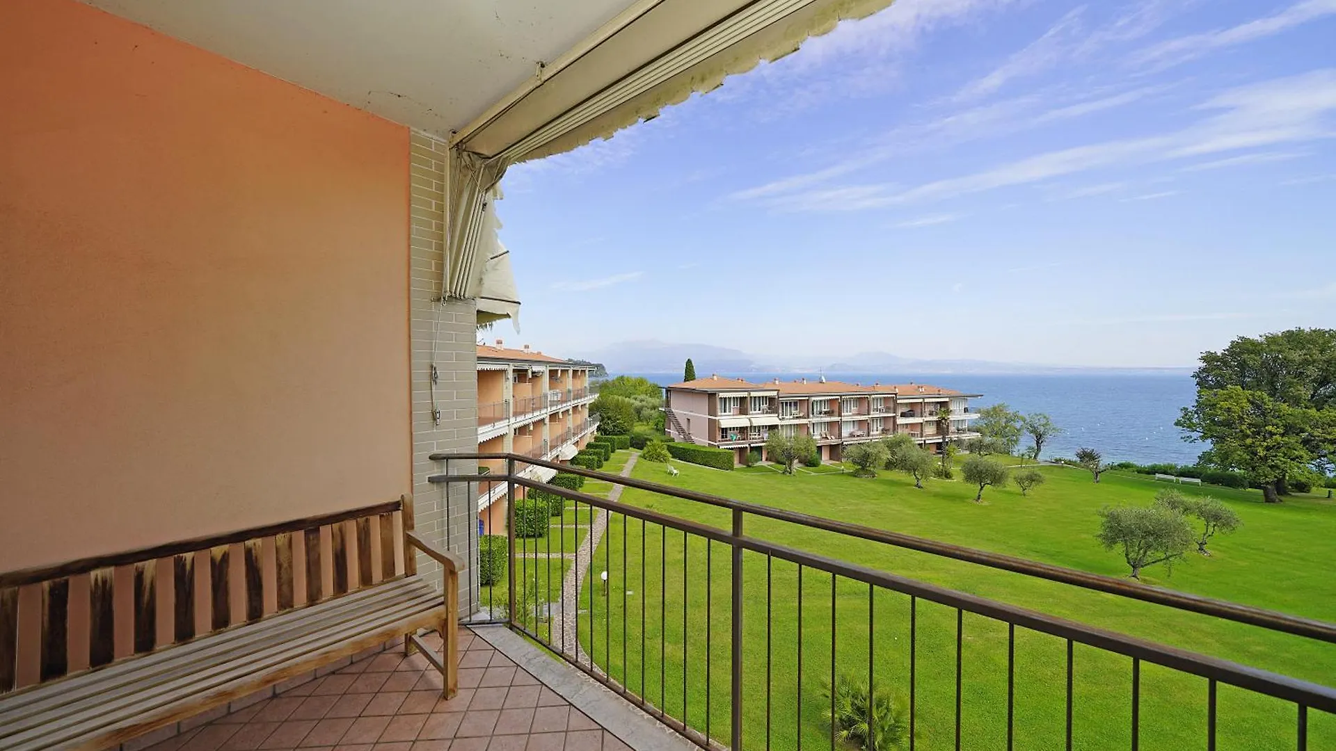 Specchio Sul Lago Manerba del Garda Apartamento